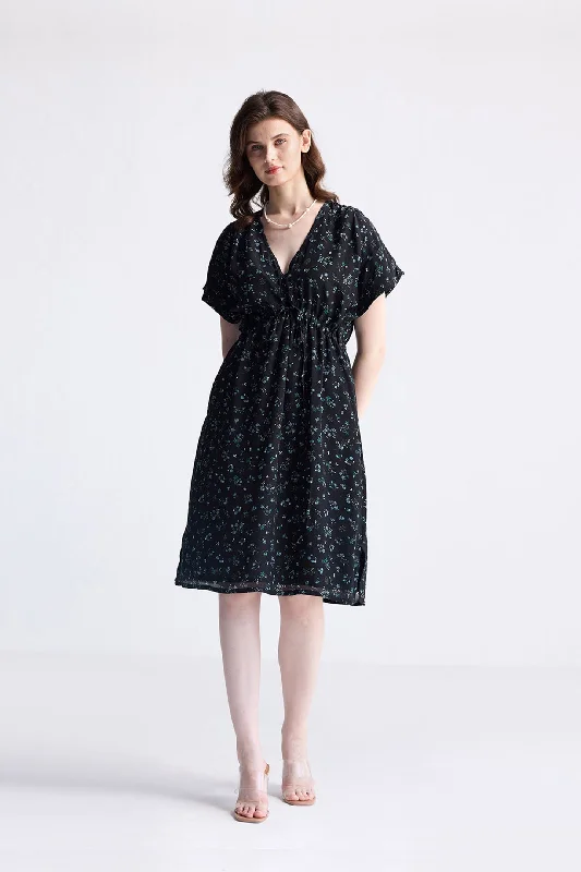 Women's Plus-Size Attire Elegant Contour Gathered Knee-length Dress in Dark Blue Florals