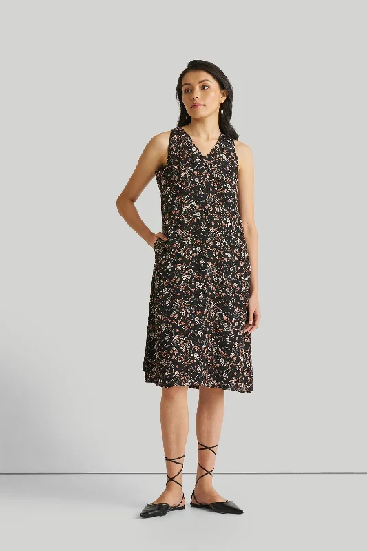 Women's Resort Attire Feminine Grace Reading Tea Leaves Dress in Black Florals