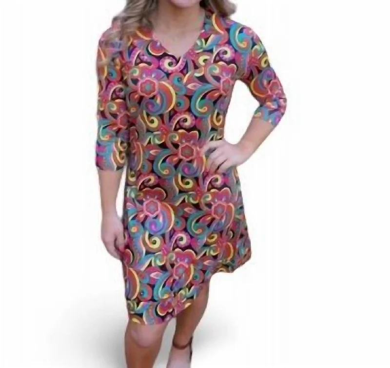 Women's Stylish Vacation Attire Classic Timeless Elegant Style Floral Print Dress With V-Neck In Black Multi