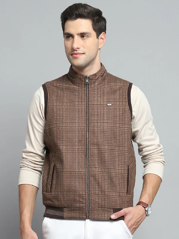 Luxury Women's Clothing Big Savings on Minimalist Office Styles Men Brown Solid Band Collar Sleeveless Reversible Jacket